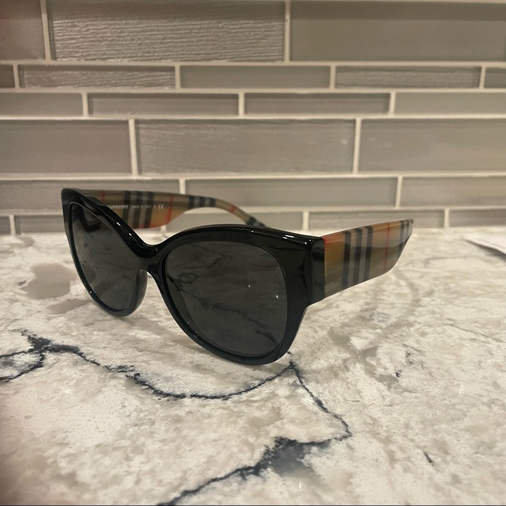 Burberry sunglasses